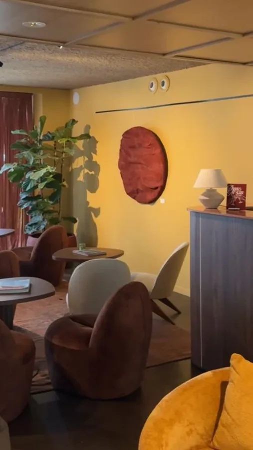 Artwork by Lazlo Jacobs at Hotel Skipr